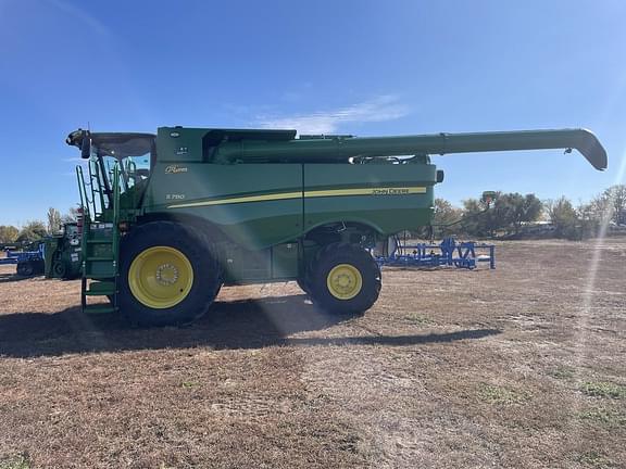 Image of John Deere S780 equipment image 1