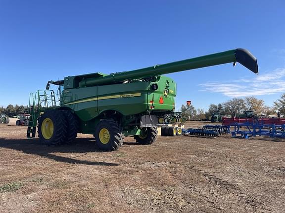 Image of John Deere S780 equipment image 4