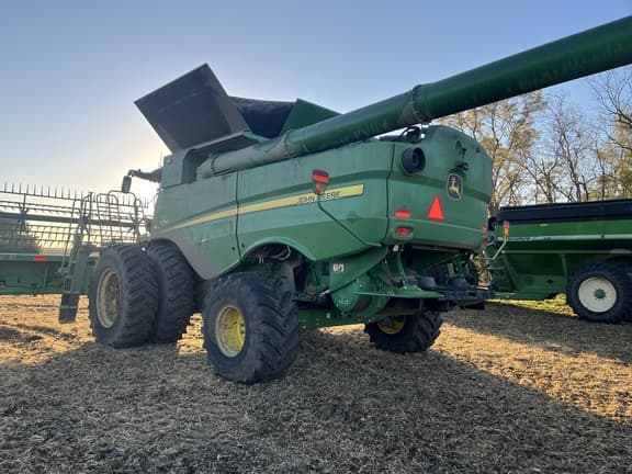 Image of John Deere S780 equipment image 1