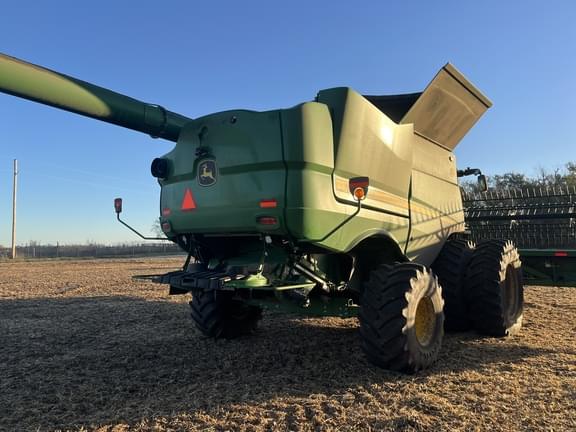 Image of John Deere S780 equipment image 4
