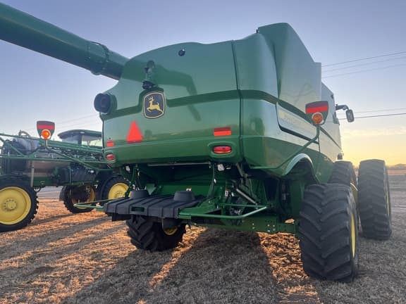 Image of John Deere S780 equipment image 3
