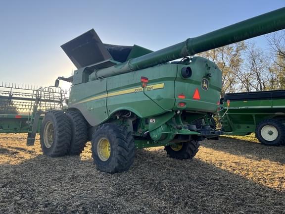 Image of John Deere S780 equipment image 1