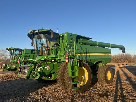 2022 John Deere S780 Equipment Image0
