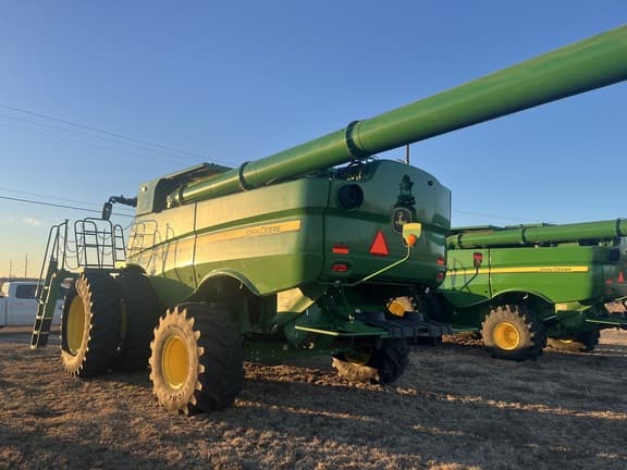 Image of John Deere S780 equipment image 2