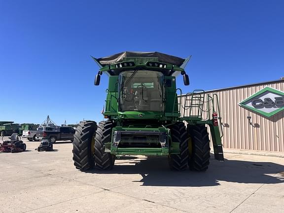 Image of John Deere S780 equipment image 1