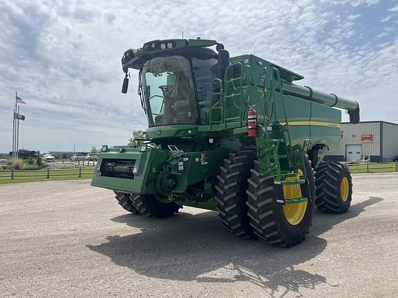 Image of John Deere S780 equipment image 2