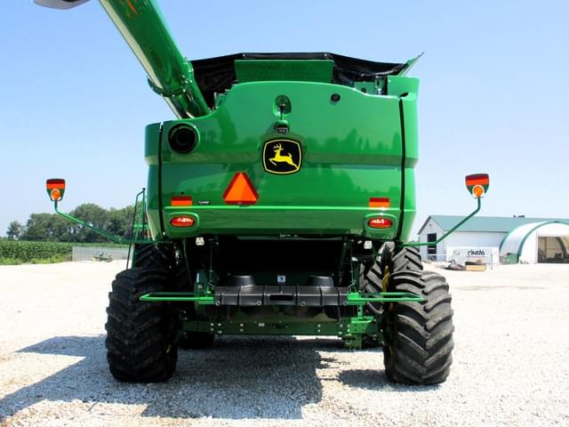 Image of John Deere S780 equipment image 4