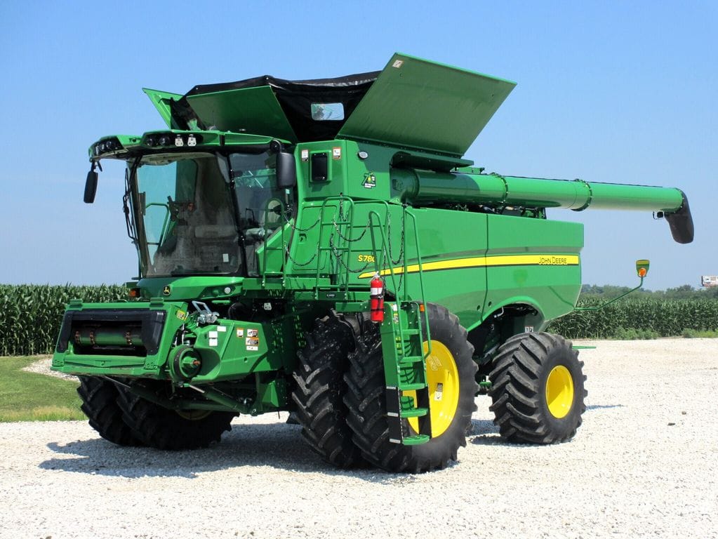 Main image John Deere S780
