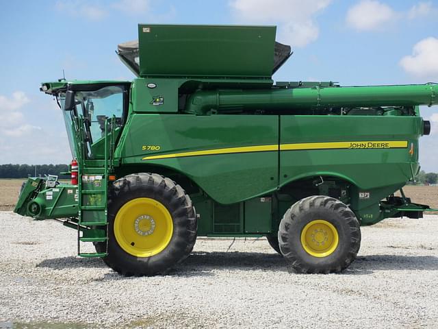 Image of John Deere S780 equipment image 1