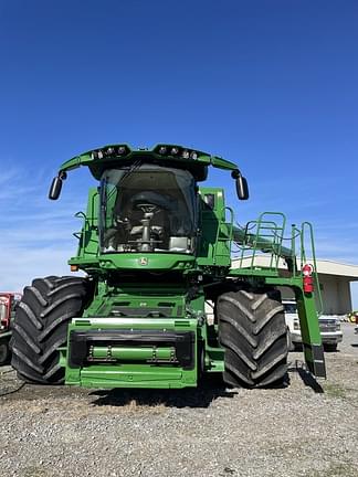 Image of John Deere S780 equipment image 1