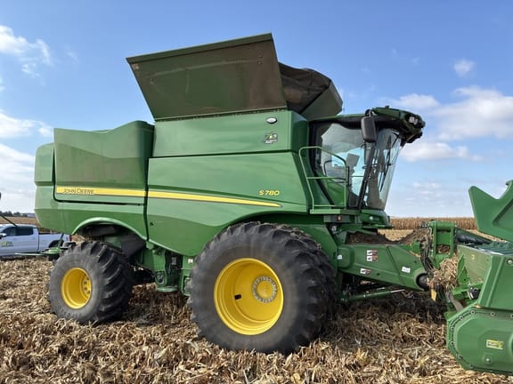 2022 John Deere S780 Equipment Image0