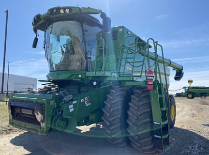 2022 John Deere S780 Equipment Image0