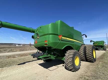 Image of John Deere S780 equipment image 4