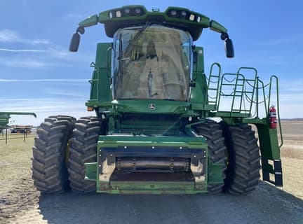 Image of John Deere S780 equipment image 1