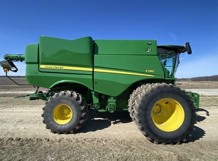 Image of John Deere S780 equipment image 3