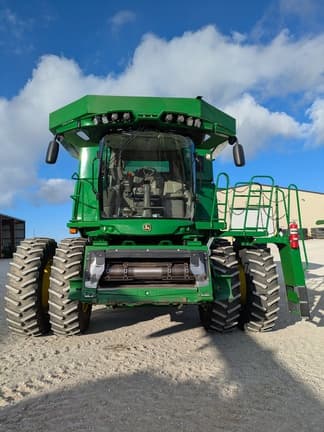 Image of John Deere S780 equipment image 2