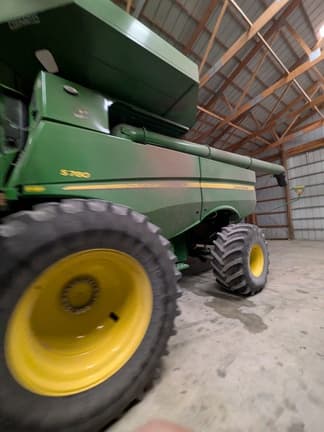 Image of John Deere S780 equipment image 1