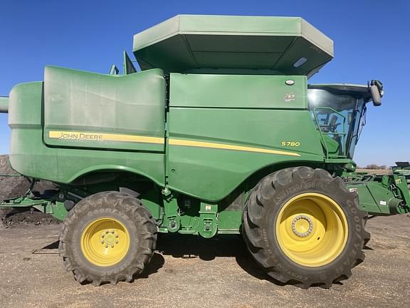 Image of John Deere S780 equipment image 1