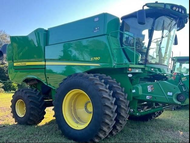 Image of John Deere S780 equipment image 1