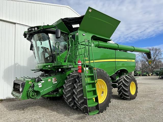 Image of John Deere S780 equipment image 1