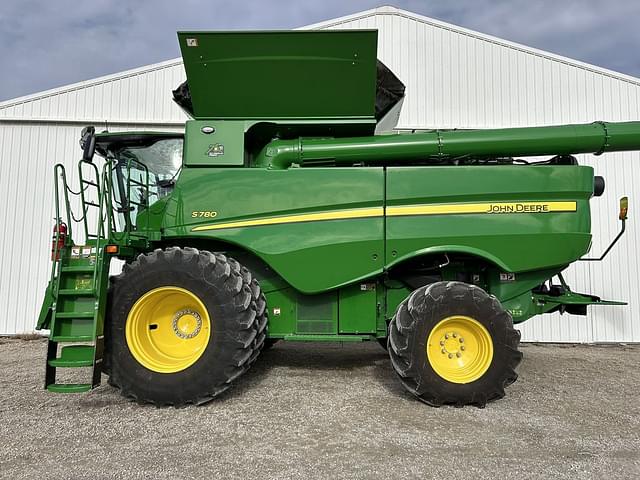 Image of John Deere S780 equipment image 2