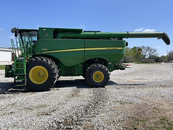 Image of John Deere S780 equipment image 1