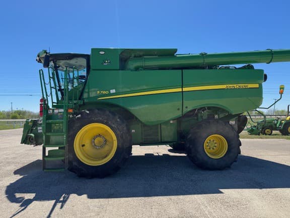 Image of John Deere S780 equipment image 4