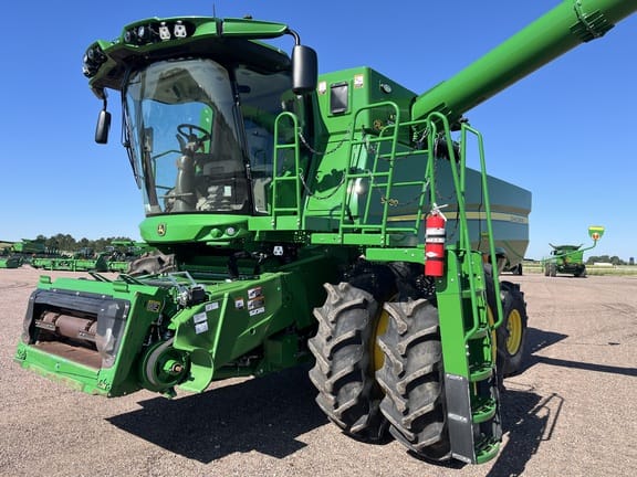 Main image John Deere S780