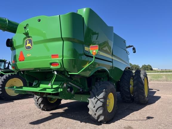 Image of John Deere S780 equipment image 4