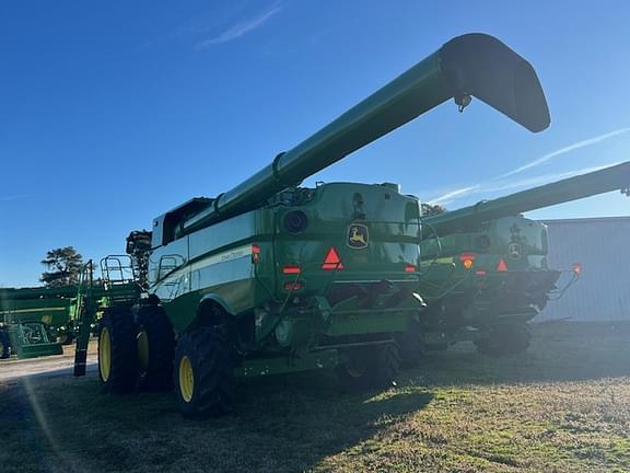 Image of John Deere S780 equipment image 2