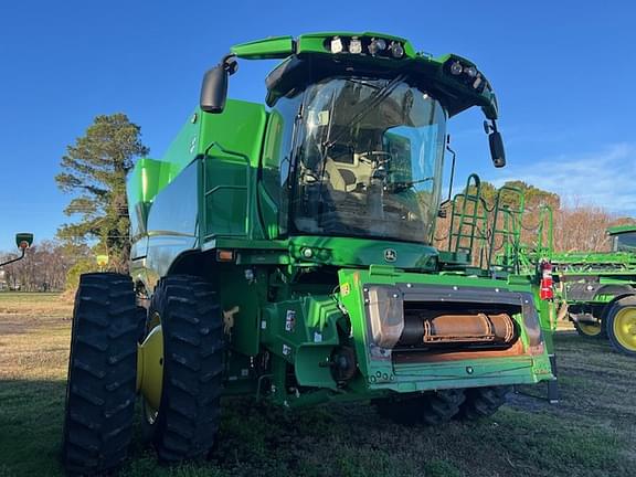 Image of John Deere S780 equipment image 1