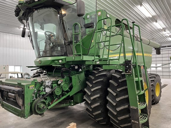 2022 John Deere S780 Equipment Image0