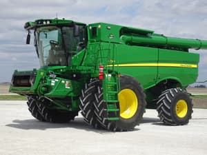 2022 John Deere S780 Image