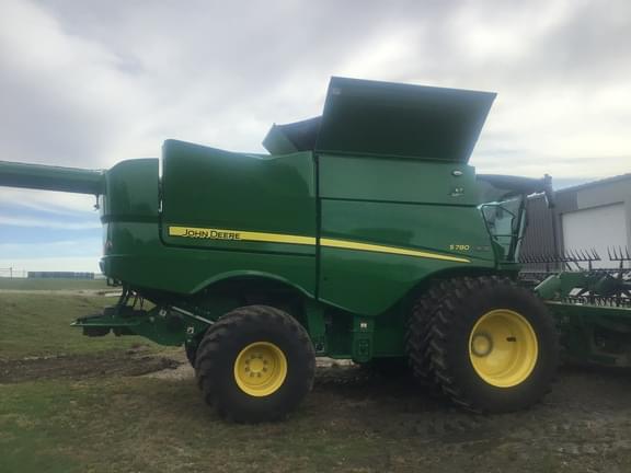 Image of John Deere S780 equipment image 2