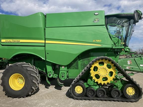 Image of John Deere S780 equipment image 2