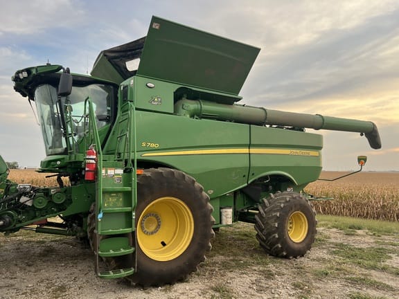 2022 John Deere S780 Equipment Image0
