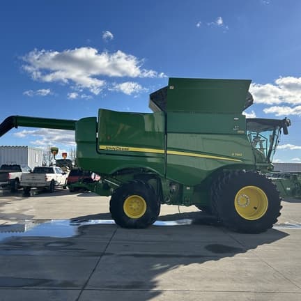 Image of John Deere S780 equipment image 1