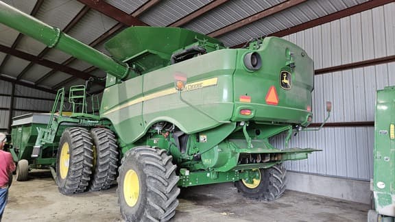 Image of John Deere S780 equipment image 1