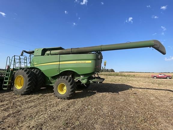 Image of John Deere S780 equipment image 3