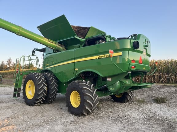 Image of John Deere S780 equipment image 2