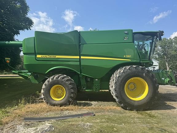 Image of John Deere S780 equipment image 4