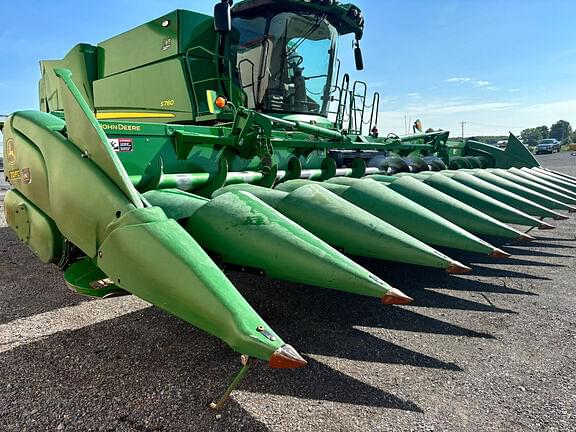 Image of John Deere S780 equipment image 2