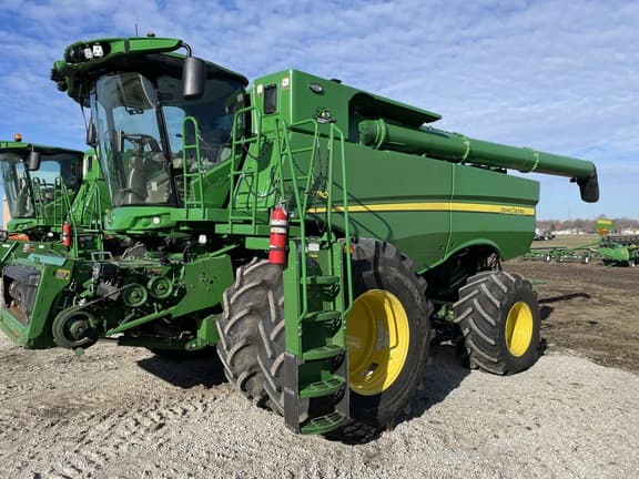 Image of John Deere S780 Primary image
