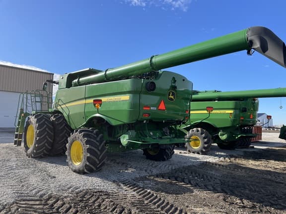 Image of John Deere S780 equipment image 4