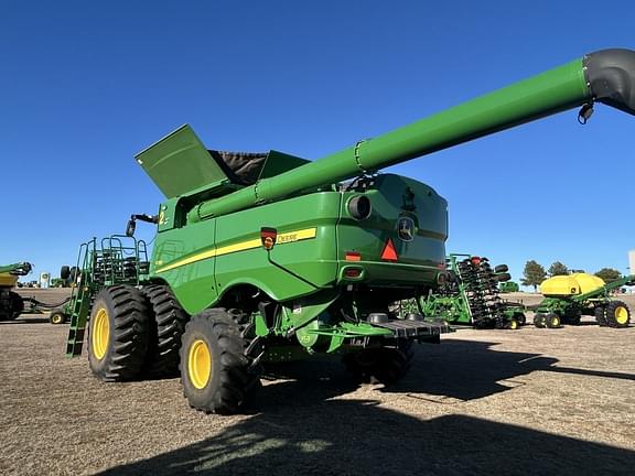 Image of John Deere S780 equipment image 2