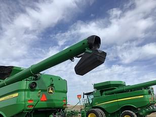 Main image John Deere S780 9