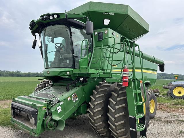 Image of John Deere S780 equipment image 1