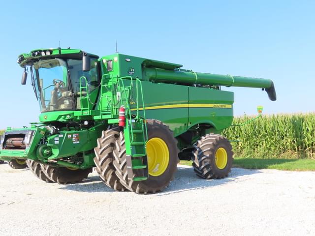 Image of John Deere S780 equipment image 1