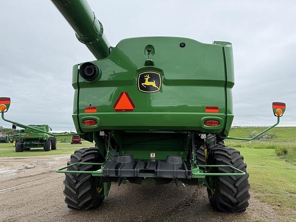 Image of John Deere S780 equipment image 1