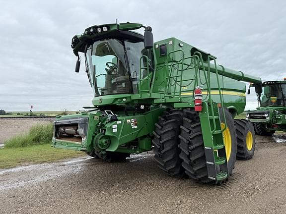 Image of John Deere S780 equipment image 4